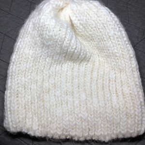 White beanie Women’s